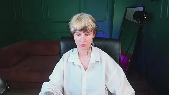 Chat +18 de Senpai_Sins ao vivo