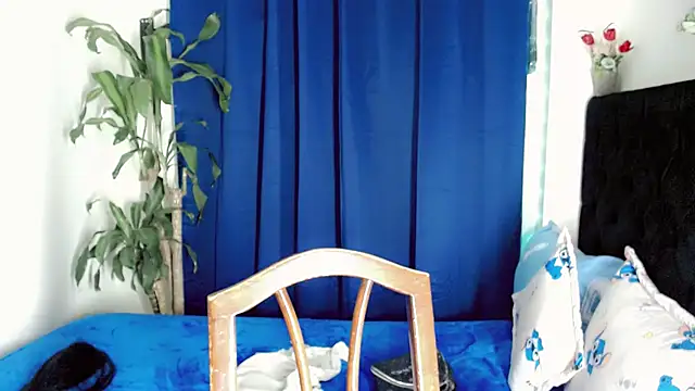 NathalialLooes' Live XXX Chat