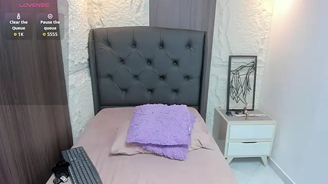 Chat XXX en directo de KARA_COLLINS