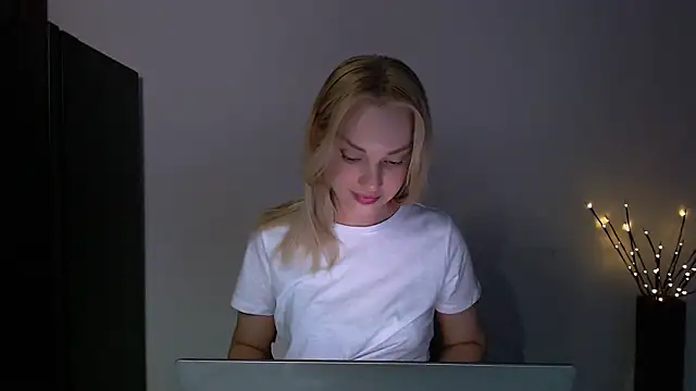 Chat +18 de Lia_noo_regrets ao vivo