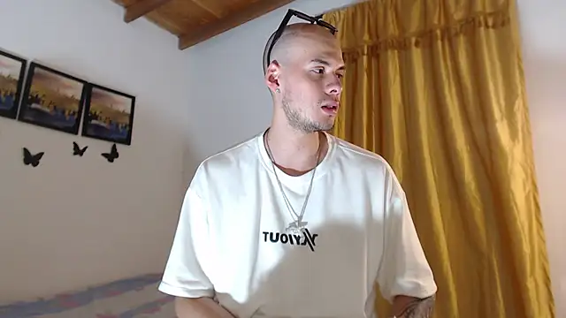 Vlad__night's Live XXX Chat