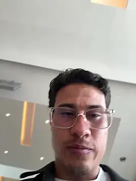 Chat XXX ao vivo de TavoHot_