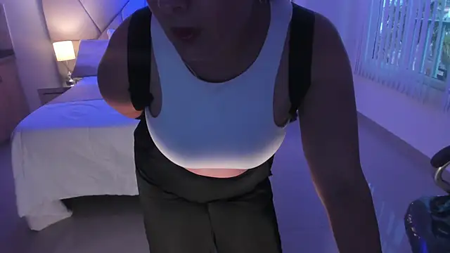 Aida_adams 现场XXX聊天
