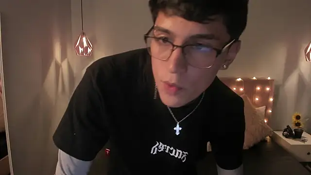 ryan_valentino – Naživo XXX chat