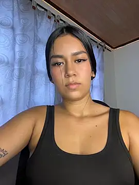 Chatroom XXX en direct de ALANAH_KITTY