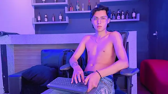 tian_sex: απευθείας συνομιλία ΧΧΧ