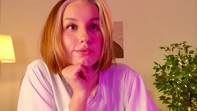 ClaireMathis Adlı Modelin Canlı XXX Sohbeti