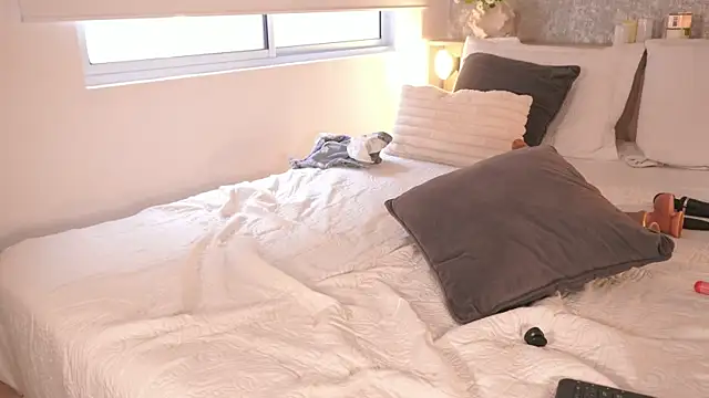 LillyThompson 现场XXX聊天