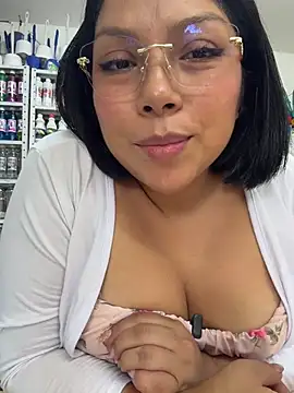 Chatroom XXX en direct de ISABELLA__LUNA