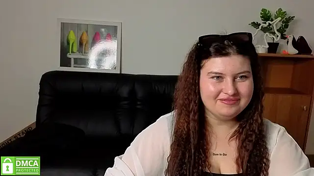 Katina_deeplou4 élő XXX-chatje