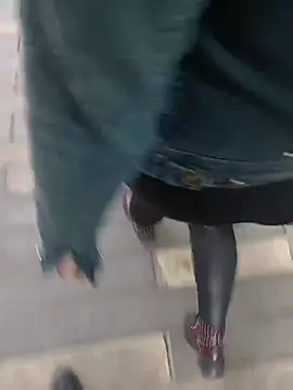 Pokazy przed kamerką – sophie_banger