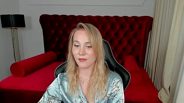 צ'אט XXX בשידור חי של ElaraVoltage