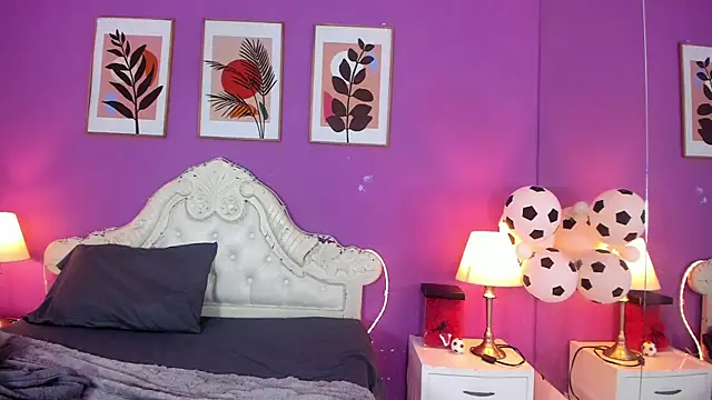 צ'אט XXX בשידור חי של Nina_Amour
