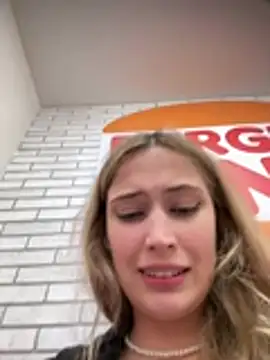 blonde_exe Live XXX-chat