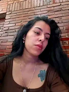 Luianna Adlı Modelin Canlı XXX Sohbeti