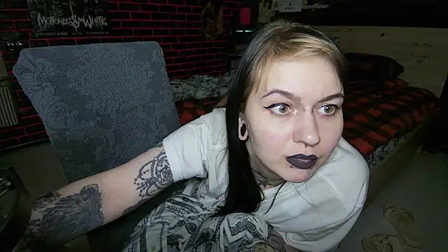 Živý XXX chat MoorderxDoll