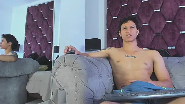 Онлайн чат XXX TonyBenedetti