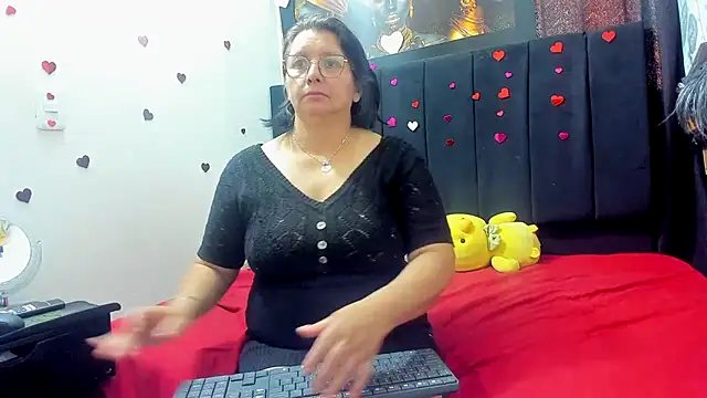 Evaaross_2345 – Naživo XXX chat