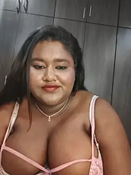 Chatroom XXX en direct de horny_diana