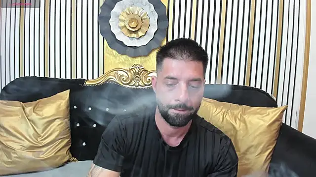 XXX chat uživo modela TommyDum