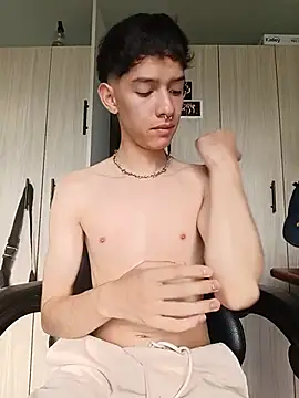 heyy_noah11's Live XXX Chat