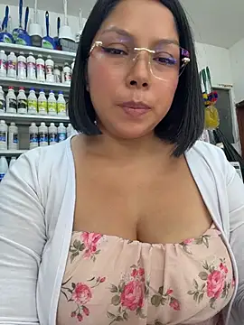 Chatroom XXX en direct de ISABELLA__LUNA