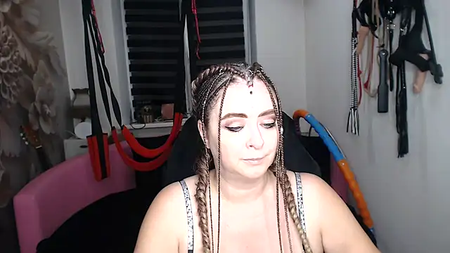 دردشة MISSgoddessMARIA الجنسية المباشرة