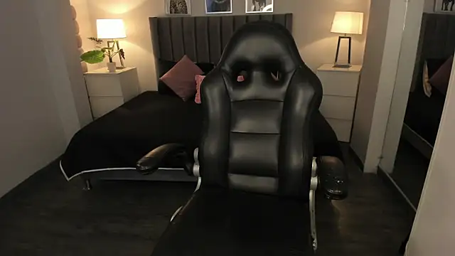 renee_shelby_'s Live XXX Chat