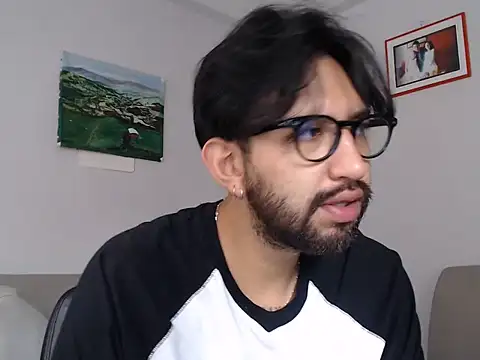 thomass1018 – Live XXX-chat
