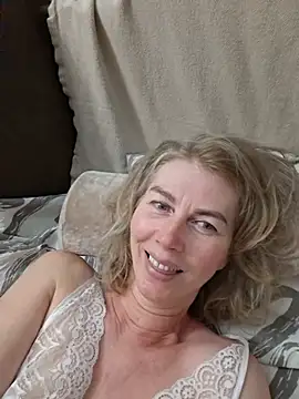 stellahere8 Live XXX Chat