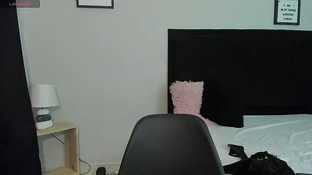 Sara_B Adlı Modelin Canlı XXX Sohbeti