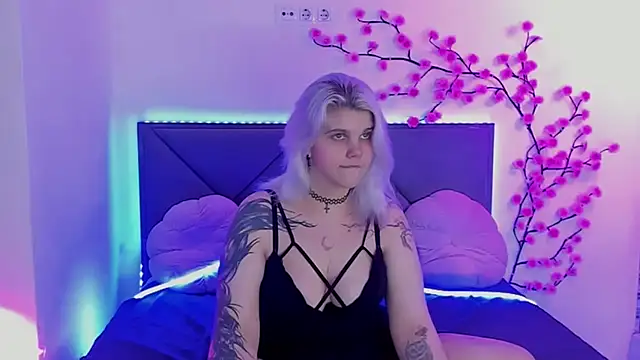 Онлайн чат XXX JoannLowe