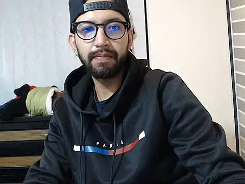 thomass1018 Chat XXX live