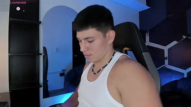 Chat XXX en directo de JamesCr_