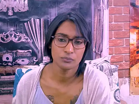 IndianRebel4u2Luv Adlı Modelin Canlı XXX Sohbeti