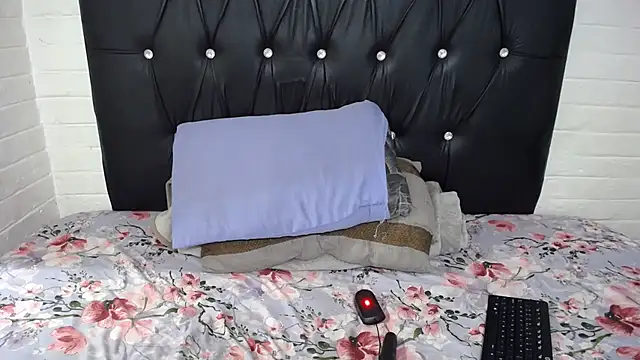 CandyBoobs69's Live XXX Chat