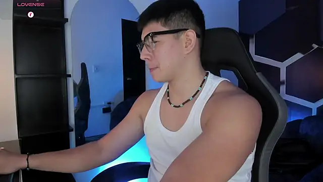 JamesCr_ Live XXX Chat