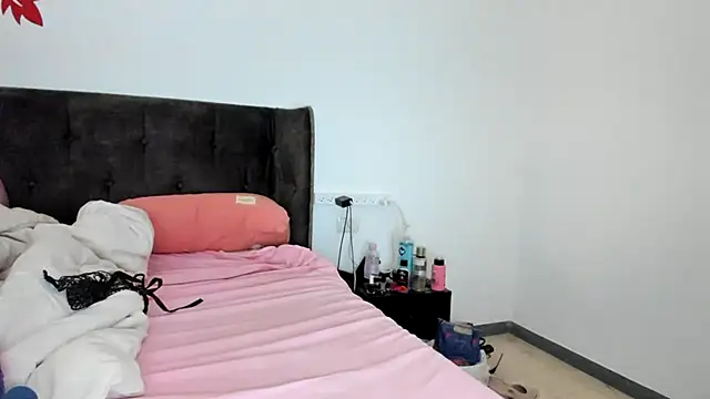 YasminQueen001 Live XXX-Chat