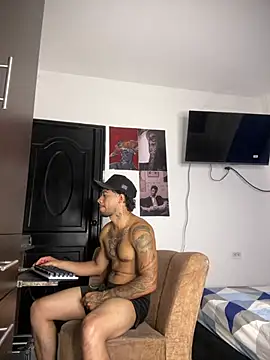 Chat +18 de Kenny_romano ao vivo
