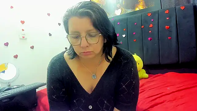 Evaaross_2345's Live XXX Chat