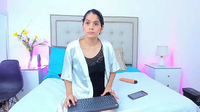 Paulynavera 现场XXX聊天