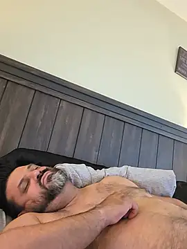 Roddog18 live XXX chat
