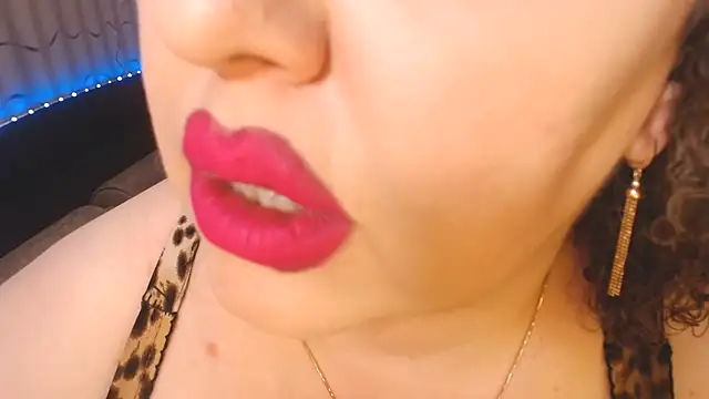 Chat +18 de BustyKatty ao vivo