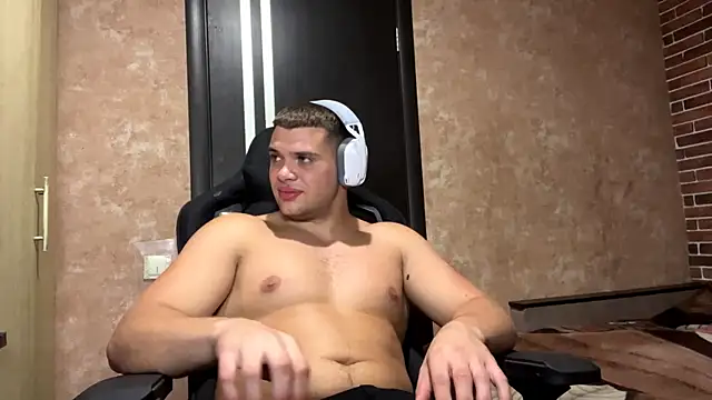MusclePhantom XXX чат на живо