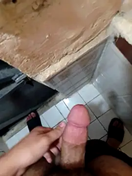 dzniyaak Show in webcam