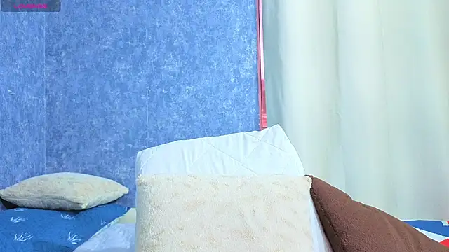 Malia_fox Adlı Modelin Canlı XXX Sohbeti