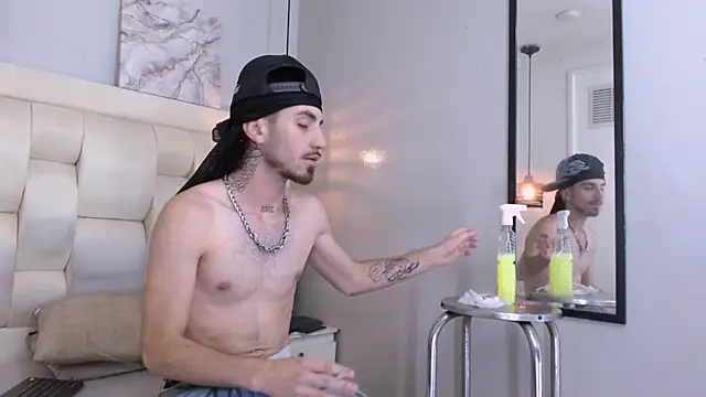 Lucas_Knight Live XXX Chat