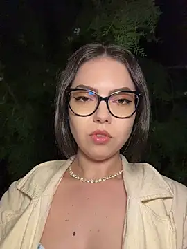 KaylaLewyss' Webcam Show