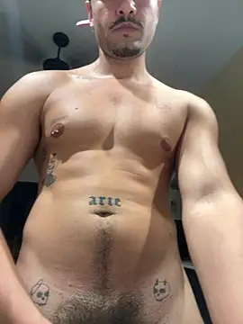guzzfit Adlı Modelin Canlı XXX Sohbeti