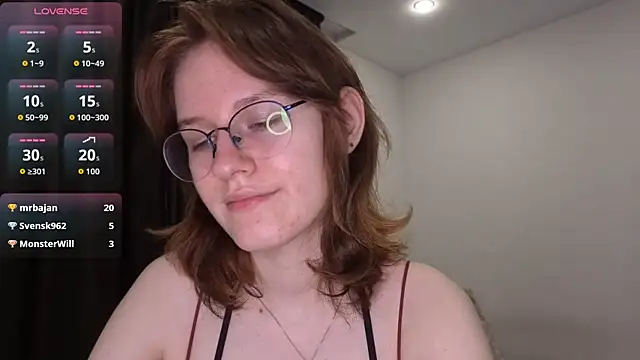 PliantMissus' Live XXX Chat